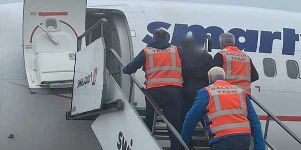 Garda Immigration Bureau Removes 23 Convicted Offenders to Romania
